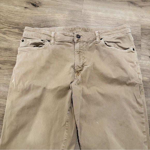 American Eagle Khaki Pants - Picture 2 of 6